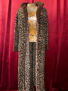 Oscar de la Renta Leopard Print Zip Up Night Gown